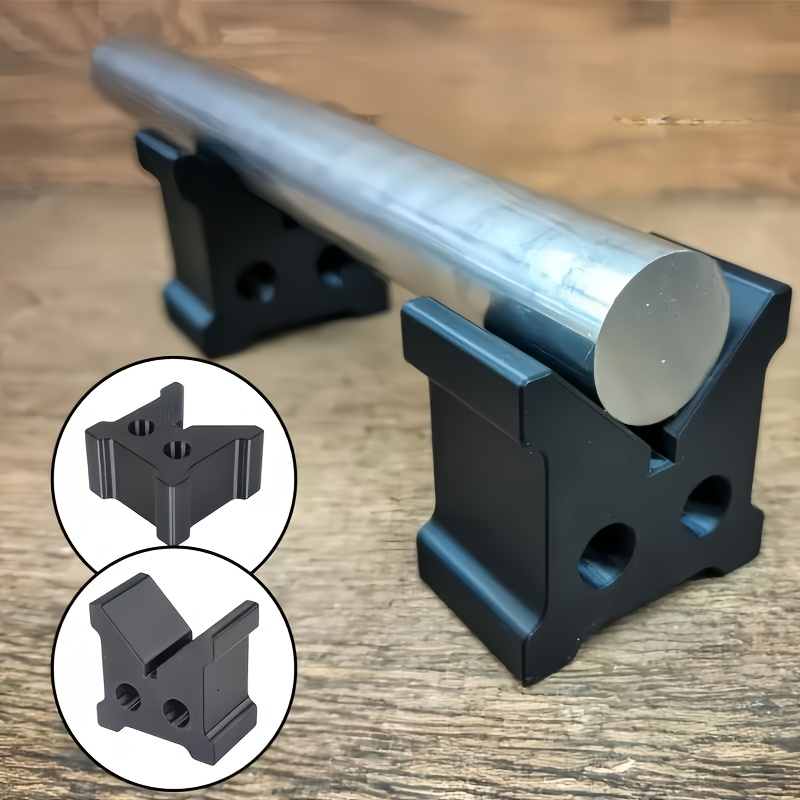 Workshop Tools Used - โครงยึดรูปตัววีสีดำสำหรับเครื่องมือกล CNC ใช้ยึดแกนโลหะในกระบวนการผลิตในโรงงาน